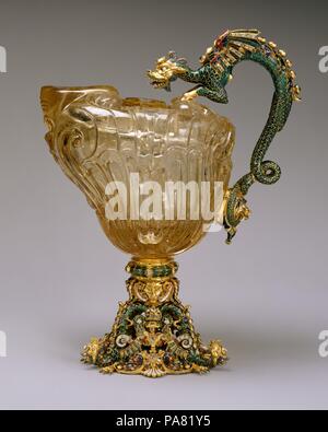 Ewer. Kultur: Böhmische, Prag mit Französischen, Paris. Abmessungen: Höhe: 9 cm. (25,1 cm). Schöpfer: in die Werkstatt von Ferdinand Eusebio Miseroni zugeschrieben (1656-84). Datum: Ca. 1680 und zu Beginn des 19. Jahrhunderts. William Beckford kaufte dieses ewer aus der Londoner Antiquitätenhändler Edward Baldock 1819. Moderne kennerschaft erlaubt die Zuordnung der ewer der Prager Workshop von Ferdinand Eusebio Miseroni (1656-84), aber auf Grund der Technologie in der Arbeit der Gold beschäftigt, die Einstellung der Diamanten, und die Montage der Teile, die Mounts nicht haben Stockfoto