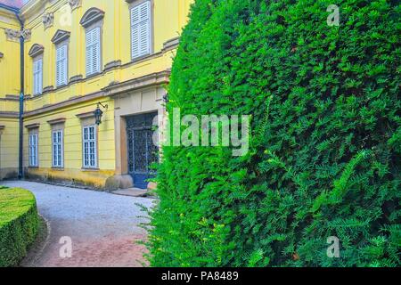 Schloss Buchlovice. Abgeschiedenheit mit Balustrade auf der Seite von Schloss Buchlovice, Tschechische Republik. Stockfoto