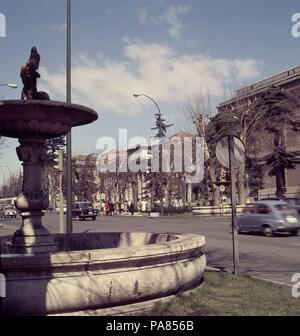 MUSEO DEL PRADO VISTO DESDE LA FUENTE DE LAS Cuatro Estaciones. Lage: Paseo del Prado, Madrid, Spanien. Stockfoto