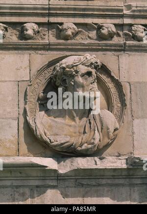 EXTERIOR DEL HOSTAL - FACHADA - las mejores DE JULIO CESAR. Autor: Juan de Juni (C. 1507-1577). Lage: Das HOSTAL/CONVENTO DE SAN MARCOS, Leon, Spanien. Stockfoto