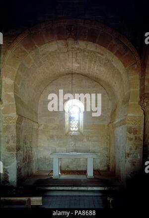 Interieur DE LA CAPILLA MAYOR DE LA IGLESIA DE SAN JUAN DE BAÑOS CONSAGRADA EN 661 EN TIEMPOS DE RECESVINTO. Lage: IGLESIA DE SAN JUAN DE BAÑOS BAÑOS DE CERRATO, Palencia, Spanien. Stockfoto