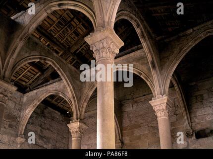 Innenraum S XII-VISTA SUPERIOR - ARTESONADO. Lage: MONASTERIO DE SANTA MARIA, CARRACEDO, Leon, Spanien. Stockfoto