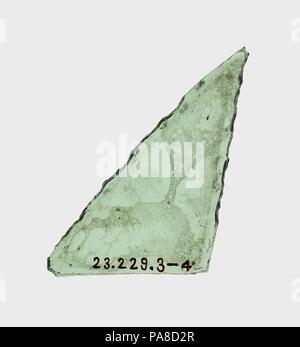 Glas Fragment. Kultur: Niederländisch. Abmessungen: Insgesamt: 2 x 1 1/2 in. (5,1 x 3,8 cm). Datum: 18. Museum: Metropolitan Museum of Art, New York, USA. Stockfoto