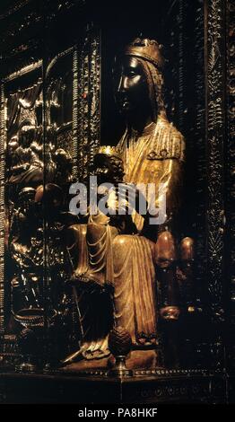 TALLA DE MADERA DE LA VIRGEN DE MONSERRAT "La Moreneta" - SIGLO XII. Lage: MONASTERIO DE MONTSERRAT, Montserrat, Barcelona, Spanien. Stockfoto