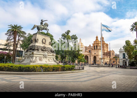 San Martin Platz und die Kathedrale von Cordoba - Cordoba, Argentinien Stockfoto