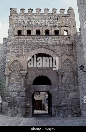 PUERTA DE BISAGRA ANTIGUA TAMBIEN LLAMADA DE ALFONSO VI - SIGLO X Ort: Außen, Toledo, Spanien. Stockfoto