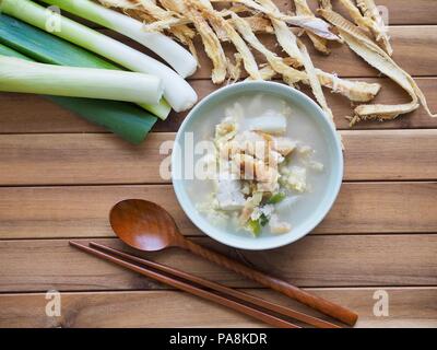 Koreanisches Essen getrocknet Pollack Suppe Stockfoto