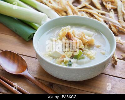 Koreanisches Essen getrocknet Pollack Suppe Stockfoto