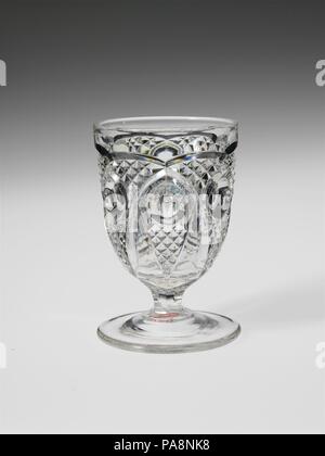 Eierbecher. Kultur: American. Abmessungen: H.4. (10,2 cm); Durchm. 2 5/8 in. (6,7 cm). Hersteller: New England Glass Company (Amerikanische, East Cambridge, Massachusetts, 1818-1888). Datum: 1860-70. Museum: Metropolitan Museum of Art, New York, USA. Stockfoto