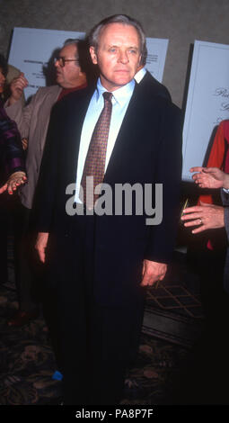 UNIVERSAL CITY, CA - 27. März: Schauspieler Anthony Hopkins die 29. jährliche Publizisten Gilde von Amerika Mittagessen am 27. März 1992 an Universal Sheraton Hotel in Universal City, Kalifornien. Foto von Barry King/Alamy Stock Foto Stockfoto