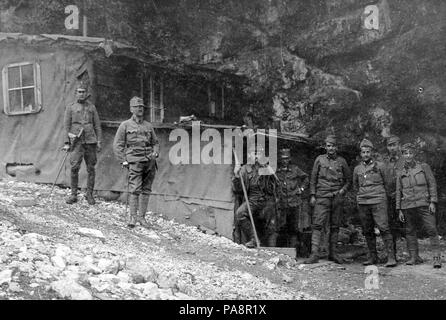 653 Erster Weltkrieg, Tableau, Männer, einheitliche, Hügel, Waffe, Spazierstock Fortepan 4453 Stockfoto