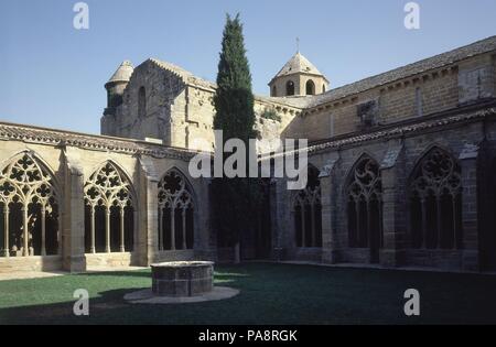 CLAUSTRO GOTICO DEL MONASTERIO DE LA OLIVA - SIGLO XIV. Lage: MONASTERIO DE SANTA MARIA DE LA OLIVA, CARCASTILLO, Navarra, Spanien. Stockfoto