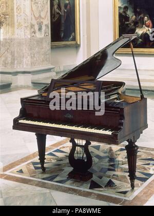 Klavier - SIGLO XIX. Lage: das Museo DE BELLAS ARTES - CONVENTO DE LA MERCED CALZAD, Sevilla, Sevilla, Spanien. Stockfoto