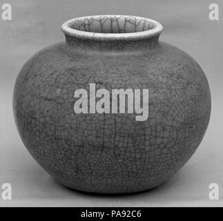 Jar. Kultur: China. Abmessungen: H. 6 3/4 in. (17,1 cm). Museum: Metropolitan Museum of Art, New York, USA. Stockfoto