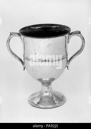 Cup. Kultur: Britische. Abmessungen: H. 5 1/4 in. (13,3 cm); Durchm. 3 1/2 in. (8,9 cm). Datum: 1800-1830. Museum: Metropolitan Museum of Art, New York, USA. Stockfoto