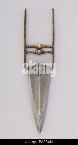 Dolch (Katar). Kultur: Indisch, Mughal. Abmessungen: L 13 11/16 in. (34,8 cm); W. 3 1/4 in. (8,3 cm); Wt. 13.2 oz. (374.2 g). Datum: 18. bis 19. Jahrhundert. Museum: Metropolitan Museum of Art, New York, USA. Stockfoto