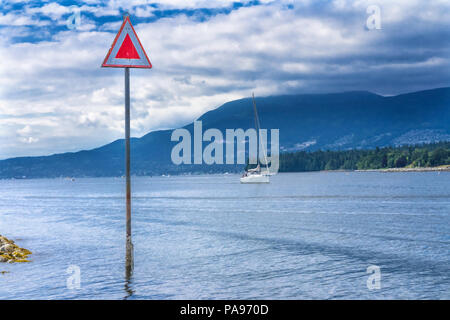 English Bay Fraser River von Granville Bridge Vanier Park Berge Vancouver British Columbia Kanada Pacific Northwest. Stockfoto