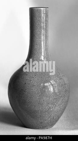 Vase. Kultur: China. Abmessungen: H.5. (12,7 cm). Museum: Metropolitan Museum of Art, New York, USA. Stockfoto