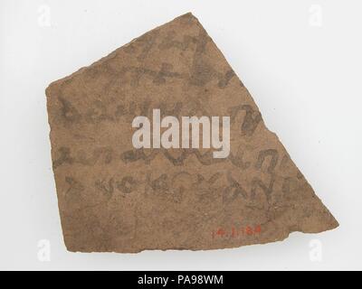 Ostrakon mit einem Buchstaben. Kultur: Koptischen. Abmessungen: 2 3/4 x 2 3/8 in. (7 x 6 cm). Datum: 580-640. Museum: Metropolitan Museum of Art, New York, USA. Stockfoto