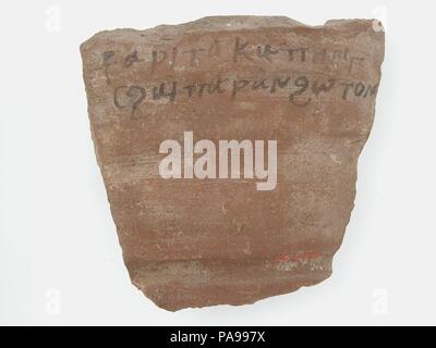 Ostrakon mit einem Buchstaben. Kultur: Koptischen. Abmessungen: 3 3/4 x 3 11/16 in. (9,5 x 9,3 cm). Datum: 600. Museum: Metropolitan Museum of Art, New York, USA. Stockfoto