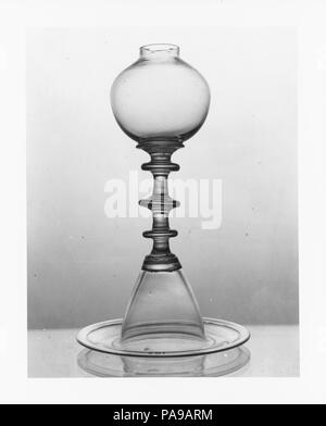 Lampe. Kultur: American. Abmessungen: H.10 in. (25,4 cm). Datum: 1800-1830. Museum: Metropolitan Museum of Art, New York, USA. Stockfoto