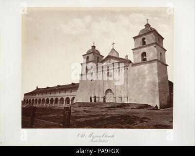 Alte Mission Church, Santa Barbara. Artist: Carleton E. Watkins (American, 1829-1916). Datum: 1876, gedruckt. 1876. Museum: Metropolitan Museum of Art, New York, USA. Stockfoto