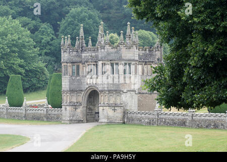 Lanhydrock Gatehouse Stockfoto