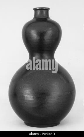 Kürbis - geformte Flasche. Kultur: Japan. Abmessungen: H. 9 3/8 in. (23,8 cm). Datum: 19. Museum: Metropolitan Museum of Art, New York, USA. Stockfoto