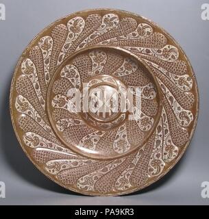 Gericht. Kultur: Spanisch. Maße: Gesamt: 18 cm. (47 cm). Datum: Ende des 15. Jahrhunderts. Museum: Metropolitan Museum of Art, New York, USA. Stockfoto