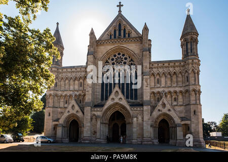 Die Kathedrale und die Abteikirche von St. Alban, St. Albans, Hertfordshire, England, UK. Stockfoto