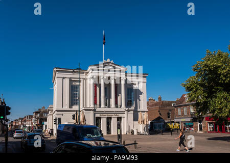 St. Albans Museum + Galerie im ehemaligen Rathaus, St. Peter's Street, St. Albans, Hertfordshire, England, UK untergebracht Stockfoto