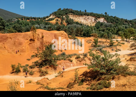 Niort, Frankreich. Juli 11, 2018. Ein Blick auf den Colorado Provencal Canyon Stockfoto