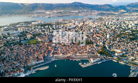 Luftbild der Altstadt von Split, dem historischen Zentrum der Stadt Split, Kroatien Stockfoto