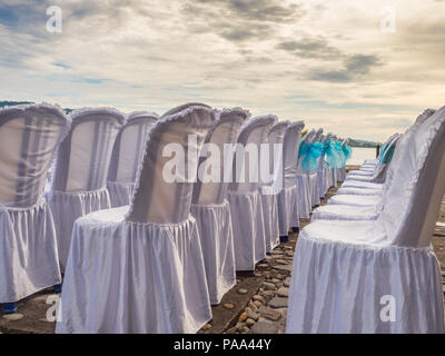 Ambon, Indonesien - 10. Februar 2018: Jäten party in das luxuriöse Resort der tropischen Insel, Ambon, Maluki, Indonesien. Hochzeit Einrichten Stockfoto