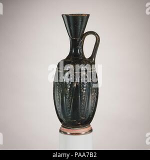 Terrakotta lekythos (Öl Flasche). Kultur: Griechisch, Boeotian. Abmessungen: H. 6 1/8 in. (15,6 cm). Datum: 4. Jahrhundert v. Chr.. Gestempelten Mustern. Museum: Metropolitan Museum of Art, New York, USA. Stockfoto