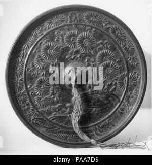 Spiegel. Kultur: Japan. Abmessungen: Durchm. 4 1/2 in. (11,4 cm). Museum: Metropolitan Museum of Art, New York, USA. Stockfoto