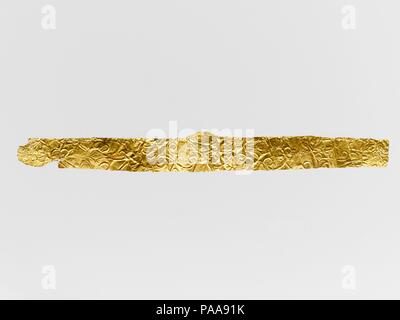 Gold diadem. Kultur: Zypriotische. Abmessungen: Andere: 6 3/4 in. (17,1 cm). Datum: 4. Jahrhundert v. Chr.. Die Goldfolie die Diadem gemacht wird zeigt an, dass die alleinige Benutzung Grabkunst wurde. Die repoussé Dekoration war offenbar zu einem größeren Blatt Folie, von der aus die Diadem geschnitten wurde. Museum: Metropolitan Museum of Art, New York, USA. Stockfoto