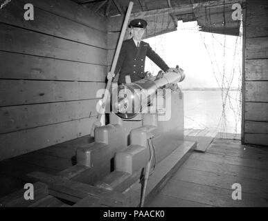 184 9 O'Clock gun Vancouver 1943 Stockfoto