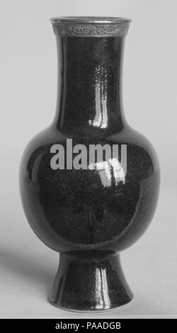 Flasche. Kultur: China. Abmessungen: H.5. (12,7 cm). Museum: Metropolitan Museum of Art, New York, USA. Stockfoto