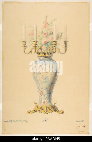 Design für eine Vase mit Kandelaber. Künstler: Anonym, Französisch, 19. Maße: Blatt: 14 7/8 x 9 7/8 in. (37,8 x 25,1 cm). Datum: 19. Museum: Metropolitan Museum of Art, New York, USA. Stockfoto