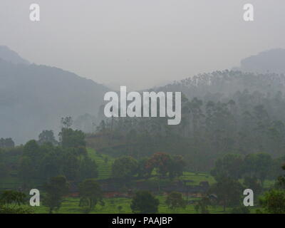 Malabar Teeplantagen in Bandung. Reisen in Stadt Bandung, Indonesien. 5. Oktober 2012 Stockfoto