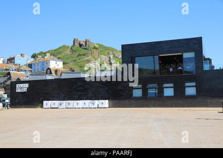 Die preisgekrönte Jerwood Galerie, ein Museum für zeitgenössische britische Kunst, auf dem Stade, in Hastings, East Sussex, Großbritannien Stockfoto