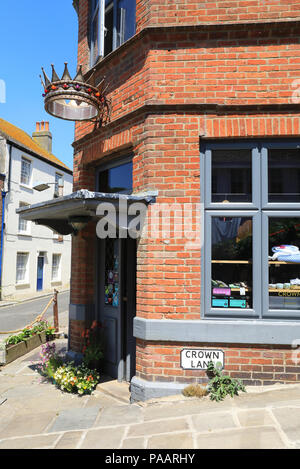 Der Crown Pub auf alle Heiligen Straße in Hastings, mit regionalen Produkten für phantasievolle, British Food, in East Sussex, Großbritannien Stockfoto