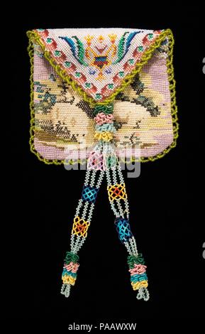 Geldbeutel. Kultur: Mexikanische. Datum: 1800-1820. Der Bau dieser Tasche vereint beadwork und Handarbeiten. Die needlepoint Lamm Motiv taucht häufig in Perlen Beutel. Der Verkleidung, aus dem 18. Jahrhundert Kleid aus Seide, evtl. Französisch, ist ein Beispiel für die Wiederverwendung von Edles Kleid Seiden aus früheren Zeiten. Die Krone Motiv kann einige zeremonielle Bedeutung, vielleicht mit der Ehe haben. Der Geldbeutel ist ein Teil der mexikanischen beadwork Sammlung von über 600 Stück montiert von Elizabeth Morrow (1873-1955), Mutter der Schriftstellerin Anne Morrow Lindbergh, die Frau des berühmten Flieger Charles Lindbergh. Morgen collecte Stockfoto