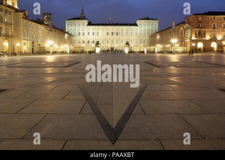 Piazza Castello und dem Palazzo Reale (Königspalast), Turin, Italien. Stockfoto