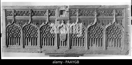 Thorax-Seitenairbag vorne. Kultur: Französisch. Abmessungen: Insgesamt: 26 1/2 x 71 3/8 x 1 5/8 in. (67,3 x 181.3 x 4.1 cm). Datum: 15. Museum: Metropolitan Museum of Art, New York, USA. Stockfoto