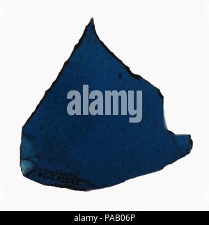 Glas Fragment. Kultur: Französisch. Abmessungen: Insgesamt: 2 3/4 x 2 3/4 in. (7 x 7 cm). Datum: 15.-16. Jahrhundert. Museum: Metropolitan Museum of Art, New York, USA. Stockfoto