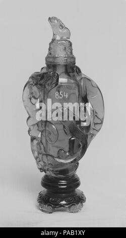 Vase mit Deckel. Kultur: China. Abmessungen: H. 5 1/16-in. (12,9 cm). Datum: 18. Museum: Metropolitan Museum of Art, New York, USA. Stockfoto