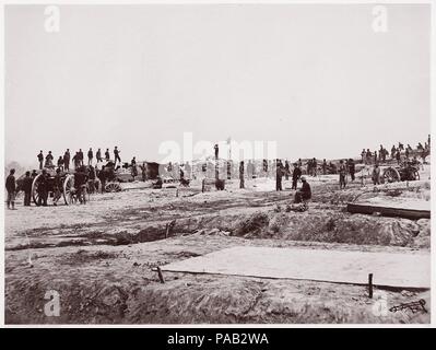 Äußere Konföderierten Linie in Petersburg. Von 18 Korps, 15. Juni 1864 aufgenommen. Artist: Timothy H. O'Sullivan (American, geboren in Irland, 1840-1882). Ehemalige Attribution: Ehemals zugeschrieben, Mathew B. Brady (American, geboren in Irland, 1823?-1896 New York). Datum: 1864. Museum: Metropolitan Museum of Art, New York, USA. Stockfoto