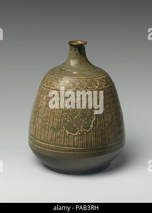 Flasche. Kultur: Japan. Abmessungen: H.8. (20,3 cm). Datum: 18. Museum: Metropolitan Museum of Art, New York, USA. Stockfoto